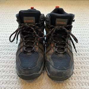 Magellan Youth Hiking Boots Size 6D
